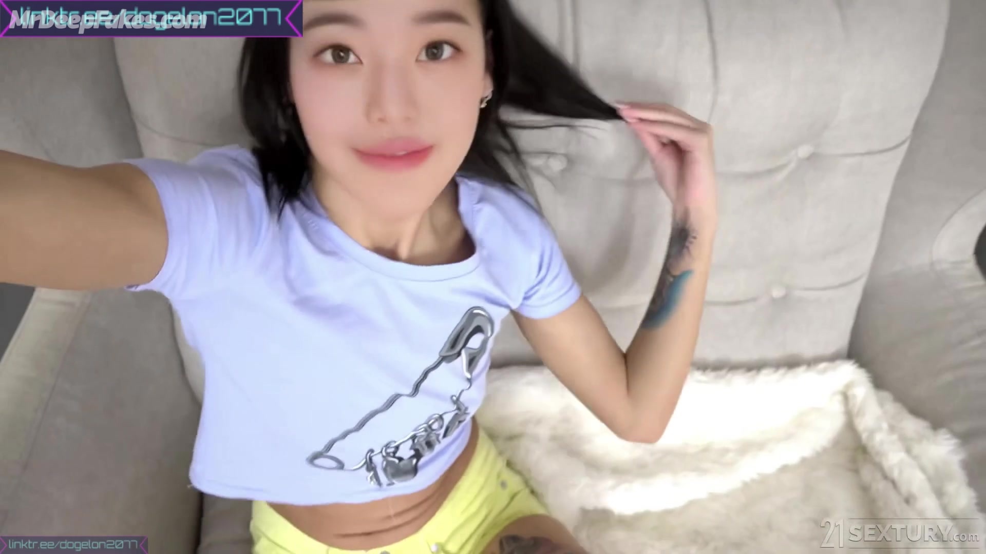 Wonyoung shows off her sexy body to her subscribers on camera アイヴ セックス