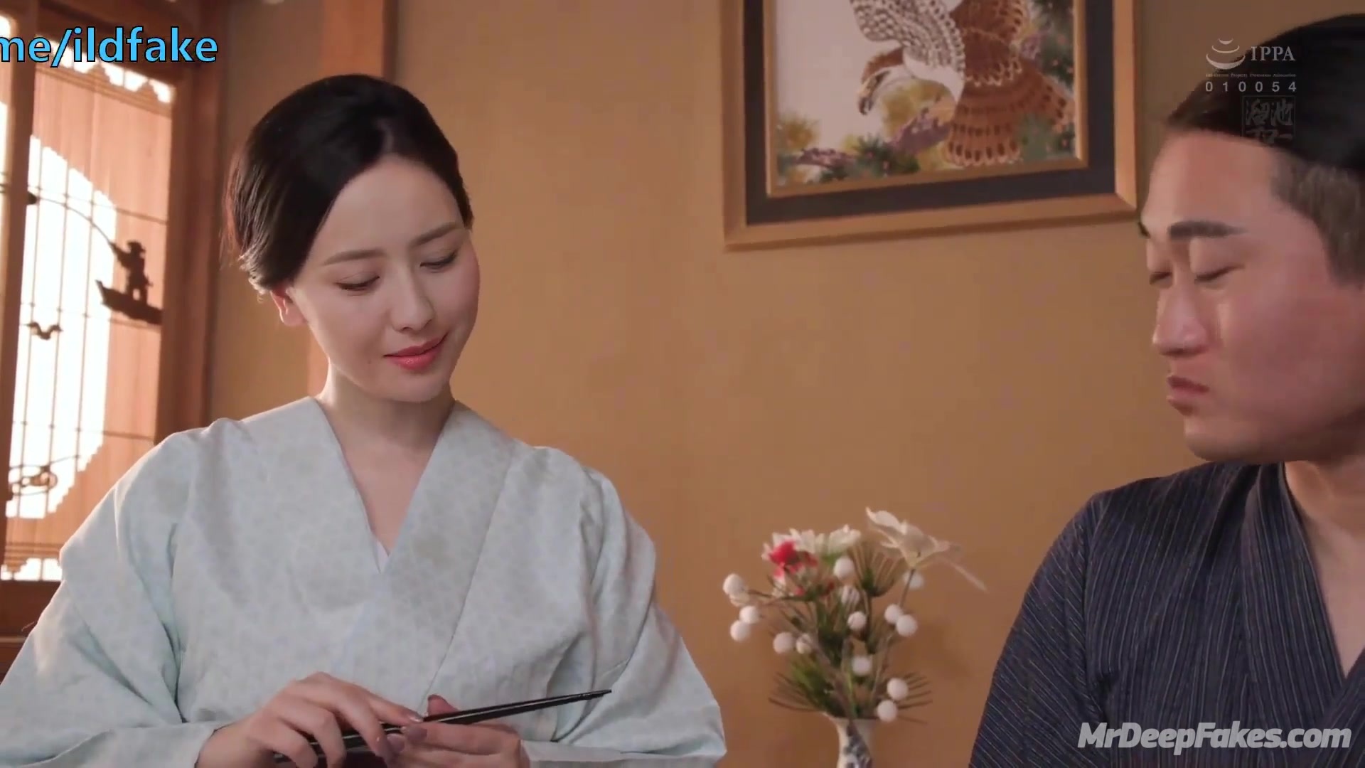 Good wife 佟丽娅 Tong Liya feeds her husband with her pussy 中国人 Chinese