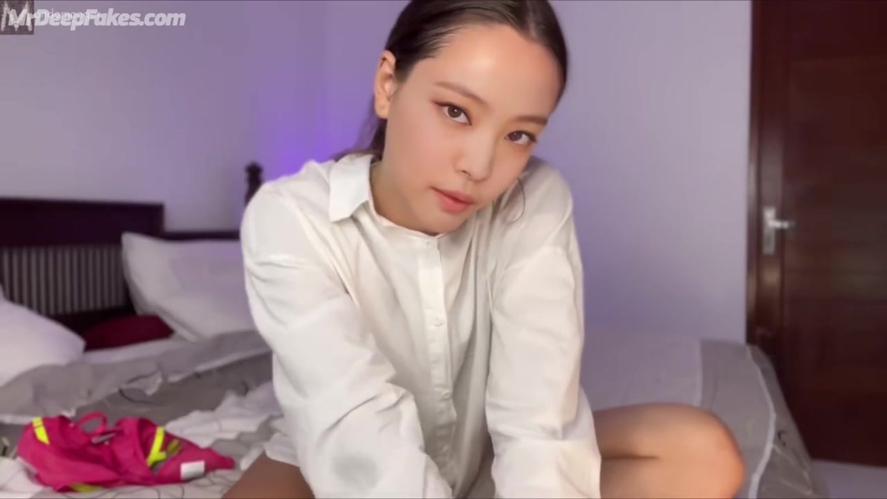 Skinny long-haired girl making amazing blowjob / Jennie (제니 블랙핑크) fakeapp