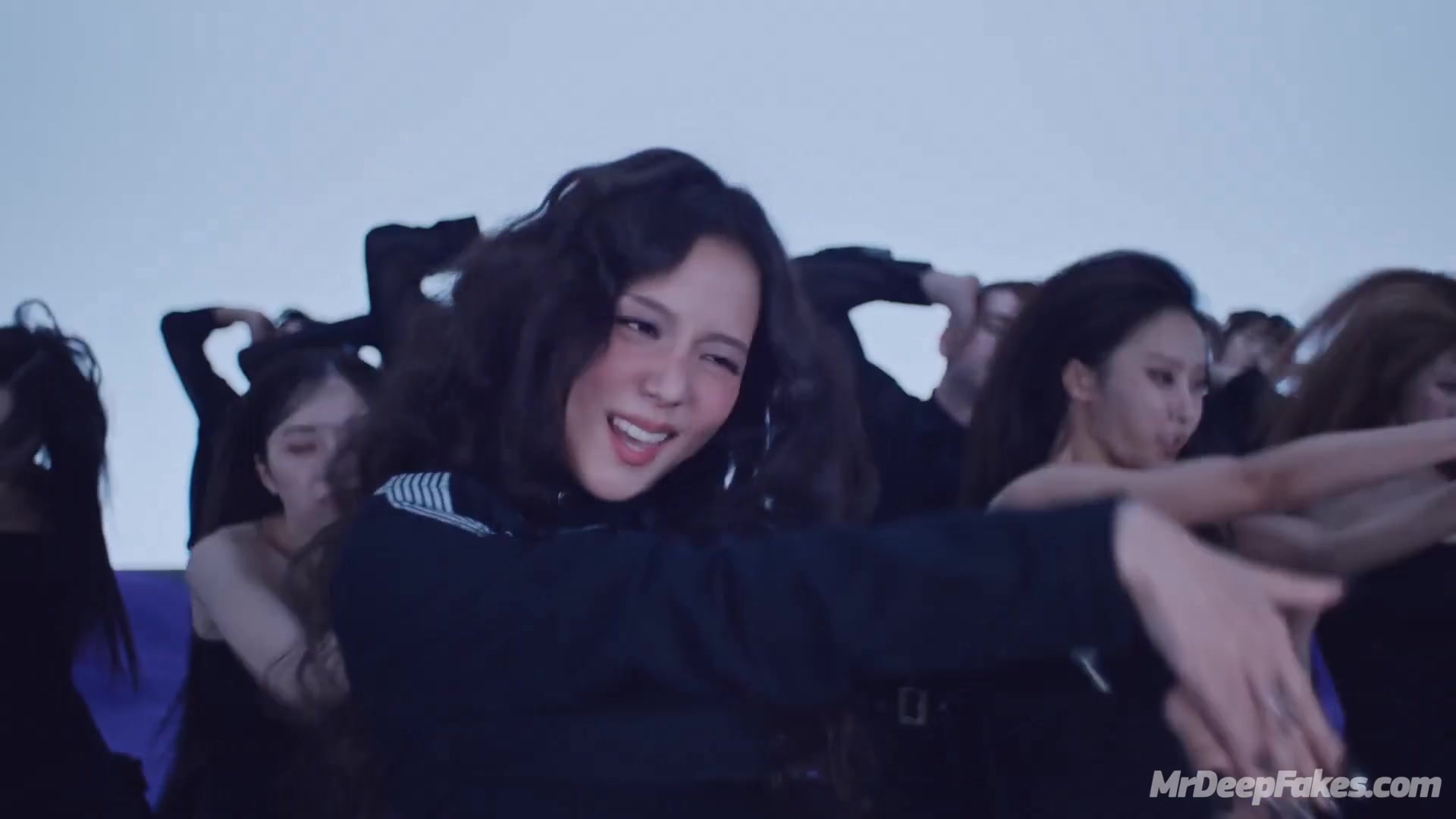 Jisoo having fun before and after her concert, look 지수 블랙핑크 pmv face swap